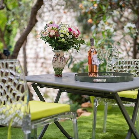 Appartement Lumineux Avec Terrasse Jardin Et Acces Piscine Villefranche-sur-Mer Exteriör bild