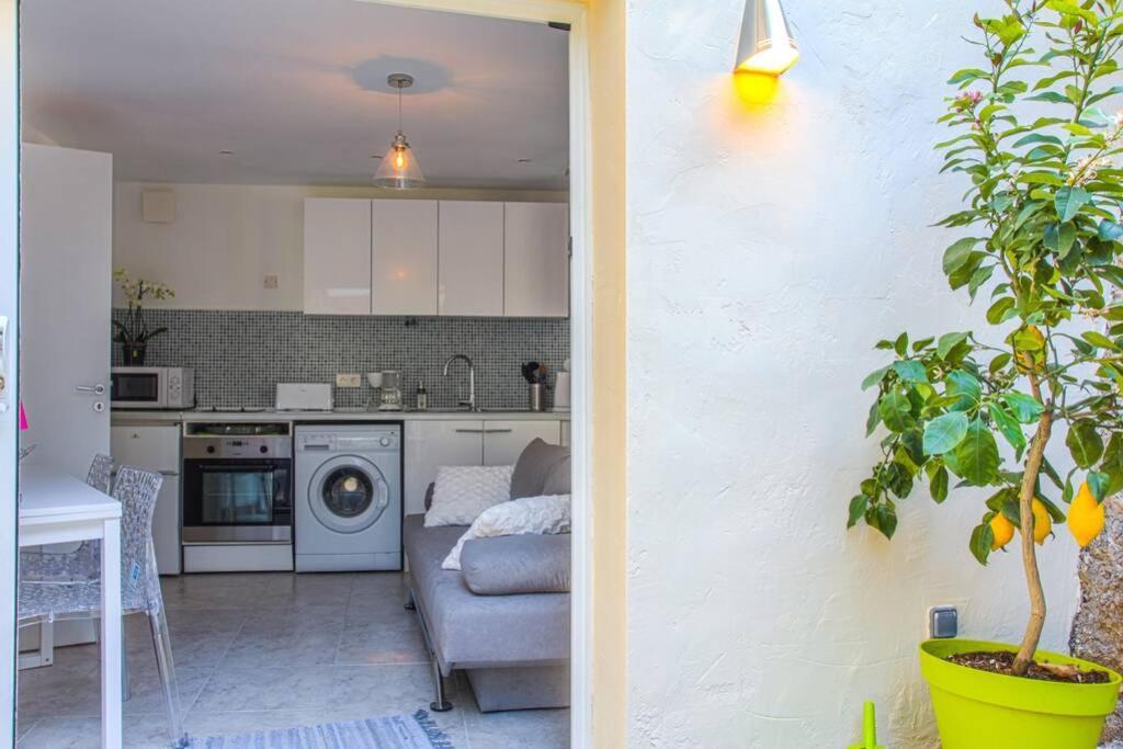 Appartement Lumineux Avec Terrasse Jardin Et Acces Piscine Villefranche-sur-Mer Exteriör bild